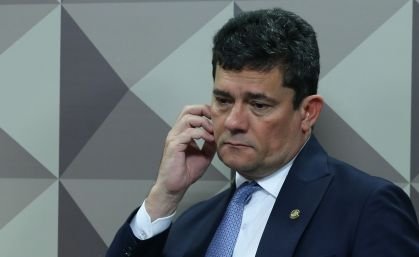Sérgio Moro reescreve sua biografia: de paladino da moralidade a chefe de organização criminosa 