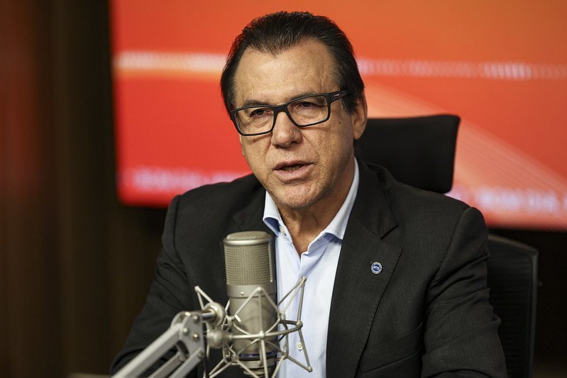 Isenção do IR e novo salário mínimo injetam R$ 110 bilhões na economia, diz Marinho
