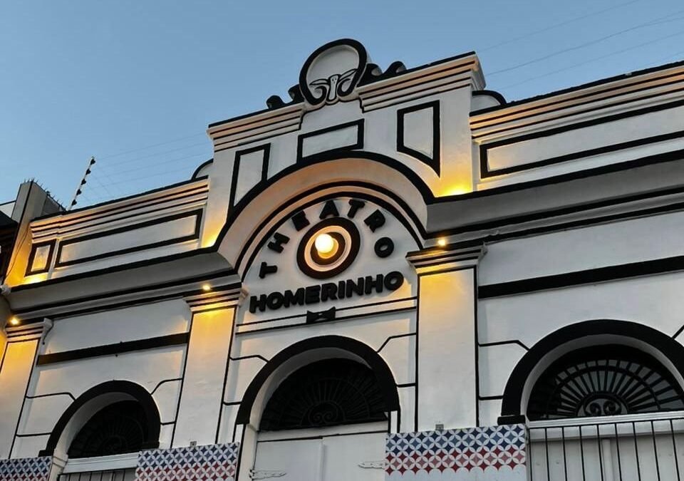 Theatro Homerinho comemora um ano com cortejo ancestral e programação gratuita