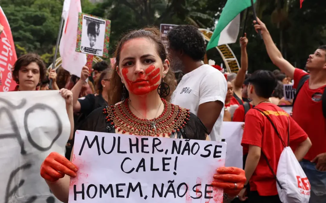 Brasil atinge recorde de feminicídios em 2025: quatro mortes por dia