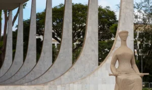 STF retoma na segunda (29) julgamento sobre pagamento retroativo de penduricalhos