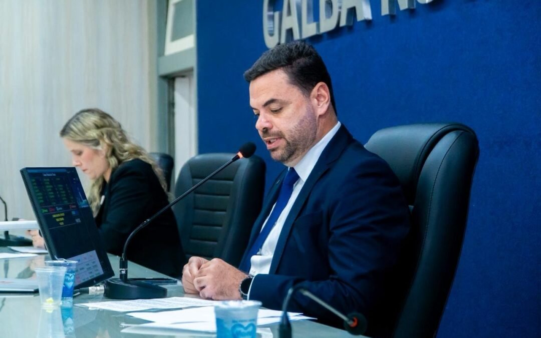 Presidente Chico Filho determina recadastro geral de servidores efetivos e comissionados na Câmara Municipal