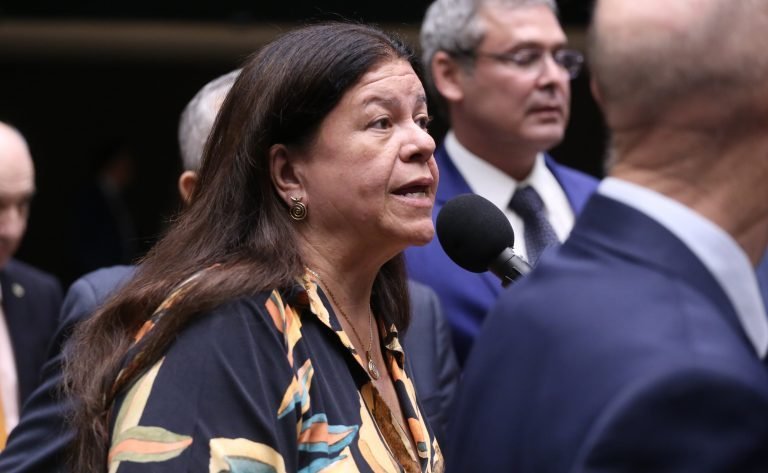 Projeto assegura a trabalhador 15 dias remunerados para cuidar de familiar doente