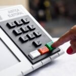 Urna eletrônica completa 30 anos e consolida Brasil como referência em eleições digitais