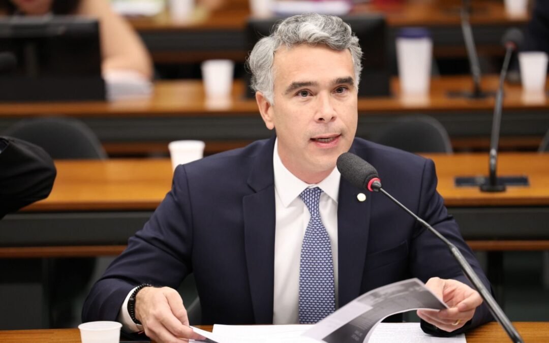 “Quem tem que definir o que fazer nos seus dias de descanso é o trabalhador, e não um político”, declarou Rafael Brito ao defender o fim da escala 6×1*