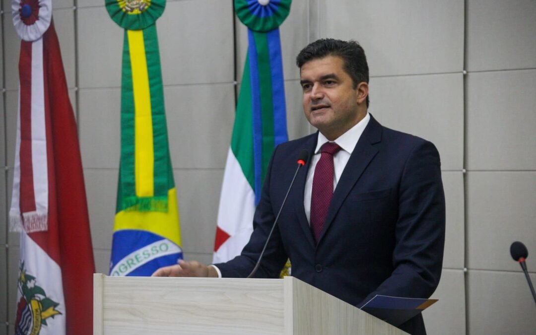 Rui Palmeira lamenta rejeição de projeto que garantia isenção automática de IPTU para beneficiários do Minha Casa, Minha Vida