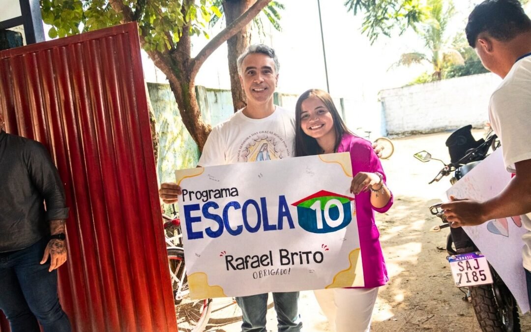 Mãe agradece a Rafael Brito após filha ingressar na faculdade com apoio de programas educacionais