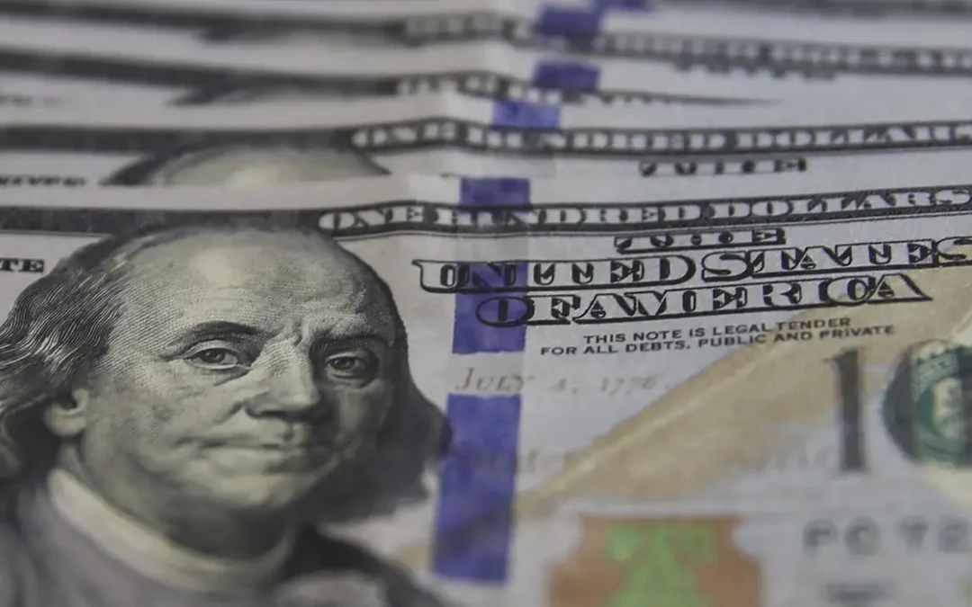 Petróleo dispara mais de 7% após ofensiva dos EUA e Israel contra o Irã