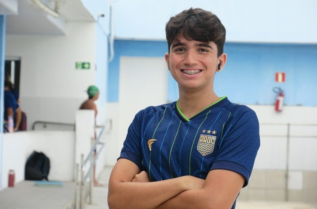 Felipe Knowles quebra recordes históricos durante Torneio Pernambucano de Natação