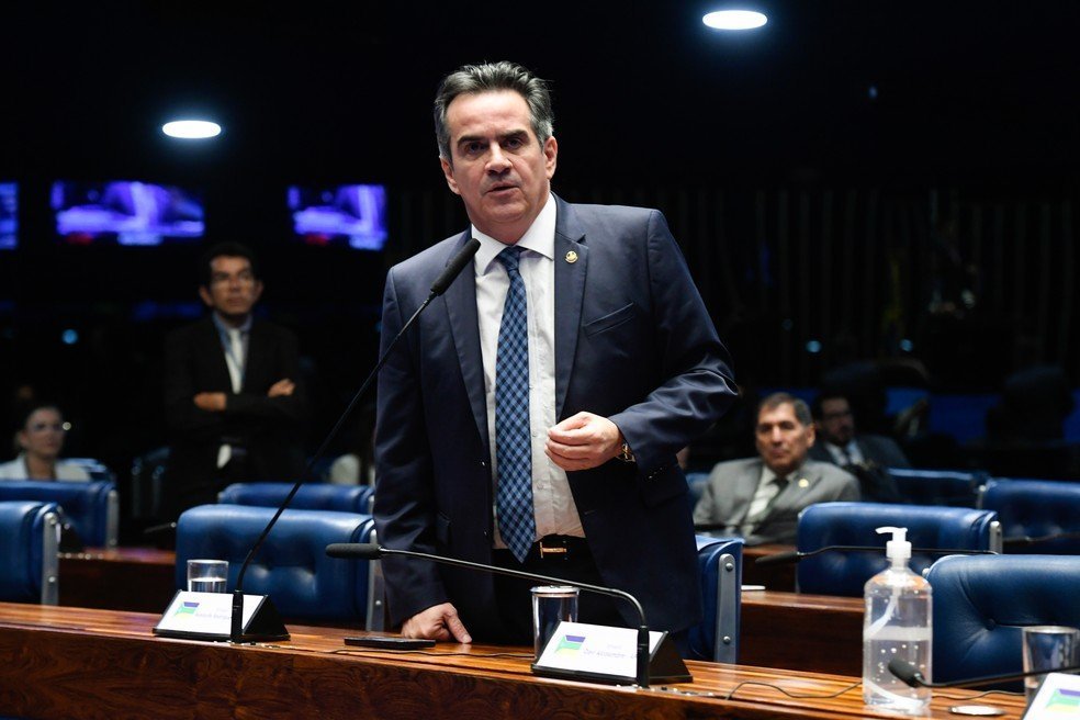 Mensagens mostram banqueiro comemorando emenda de Ciro Nogueira que favoreceria Banco Master
