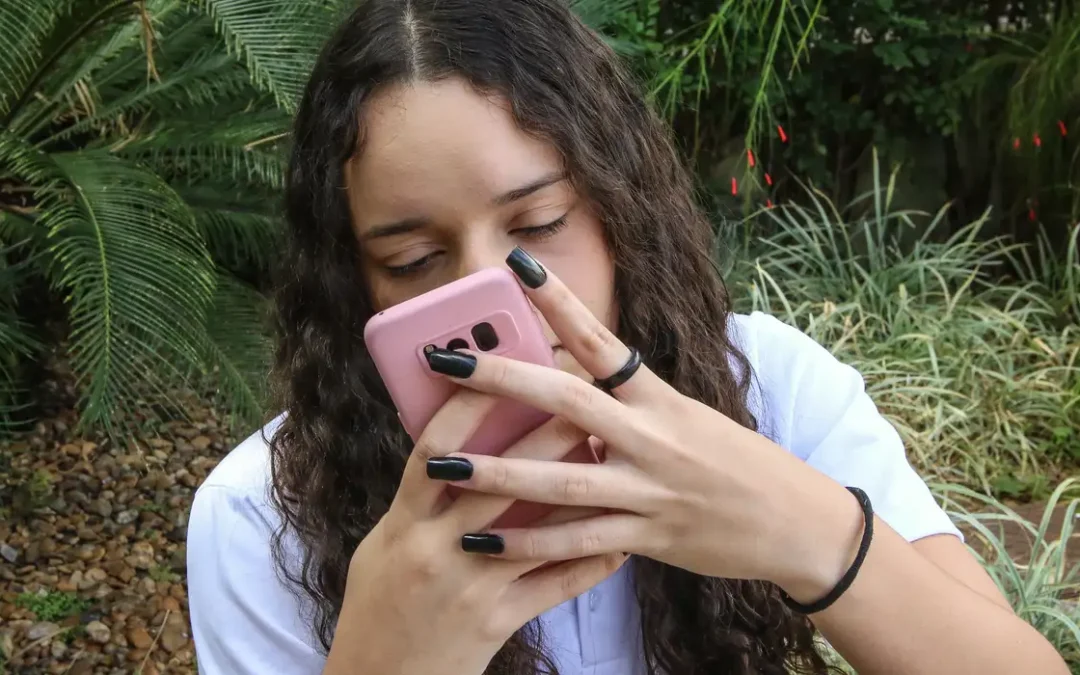 Guia orienta sobre como abordar violência de gênero nas redes sociais