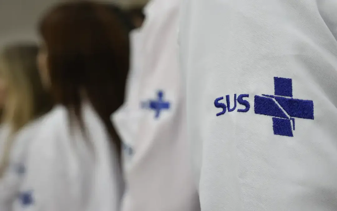 Março Azul: exames para rastrear câncer de intestino triplicam no SUS