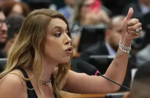 Mendonça libera post de Erika Hilton sobre Nossa Senhora Aparecida