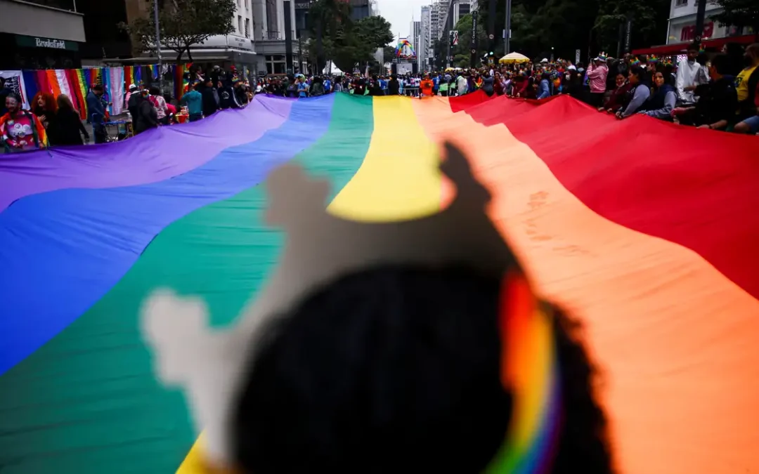 Parada do Orgulho LGBT+ de SP 2026 abordará importância do voto