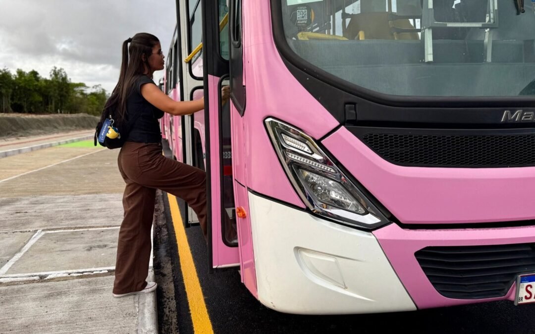 Ônibus exclusivos para mulheres começam a circular em Maceió