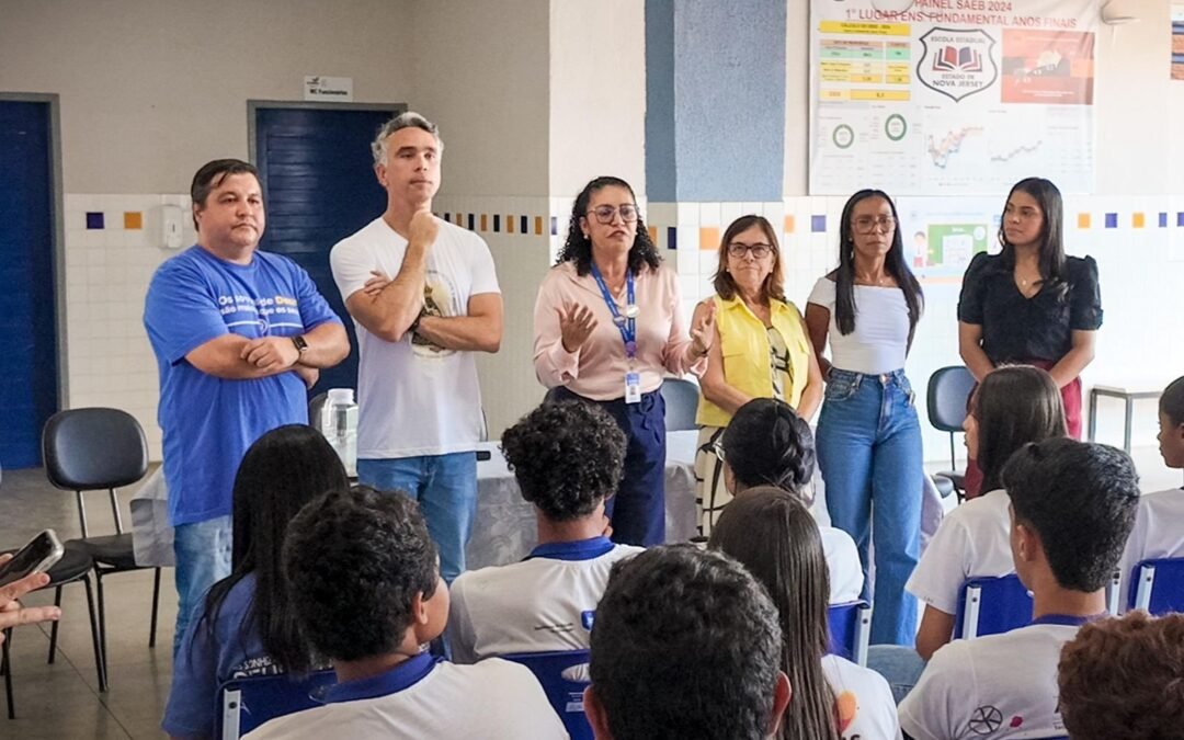 Rafael Brito cobra mais suporte e segurança na inclusão escolar e se solidariza com professora em Maceió