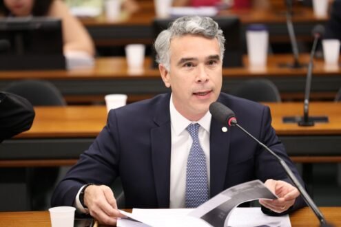 Rafael Brito comemora avanço do fim da escala 6×1 e defende jornadas mais dignas