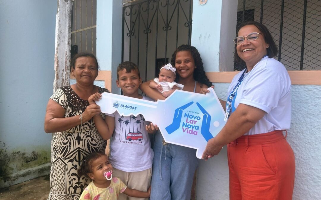 Programa garante moradia e marca recomeço para mulher após 15 anos em situação de rua em Maceió
