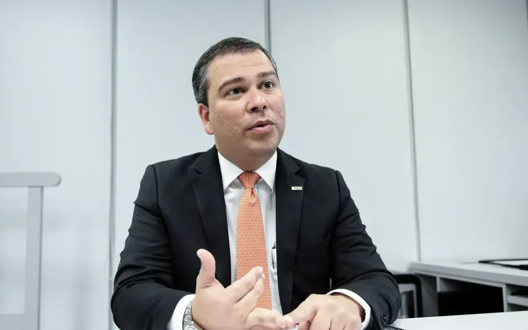 Propina milionária, imóveis de luxo e suspeita de fraude bilionária: ex-presidente do BRB é preso em operação da PF