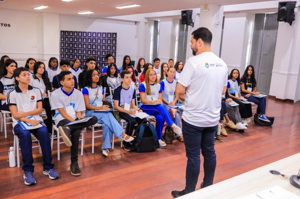 Plenarinho 2026 leva estudantes à Câmara de Maceió para vivência no Legislativo