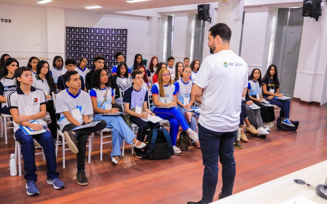 Plenarinho 2026 leva estudantes à Câmara de Maceió para vivência no Legislativo