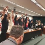 Comissão da Câmara aprova PEC que reduz jornada para 40 horas e extingue escala 6×1