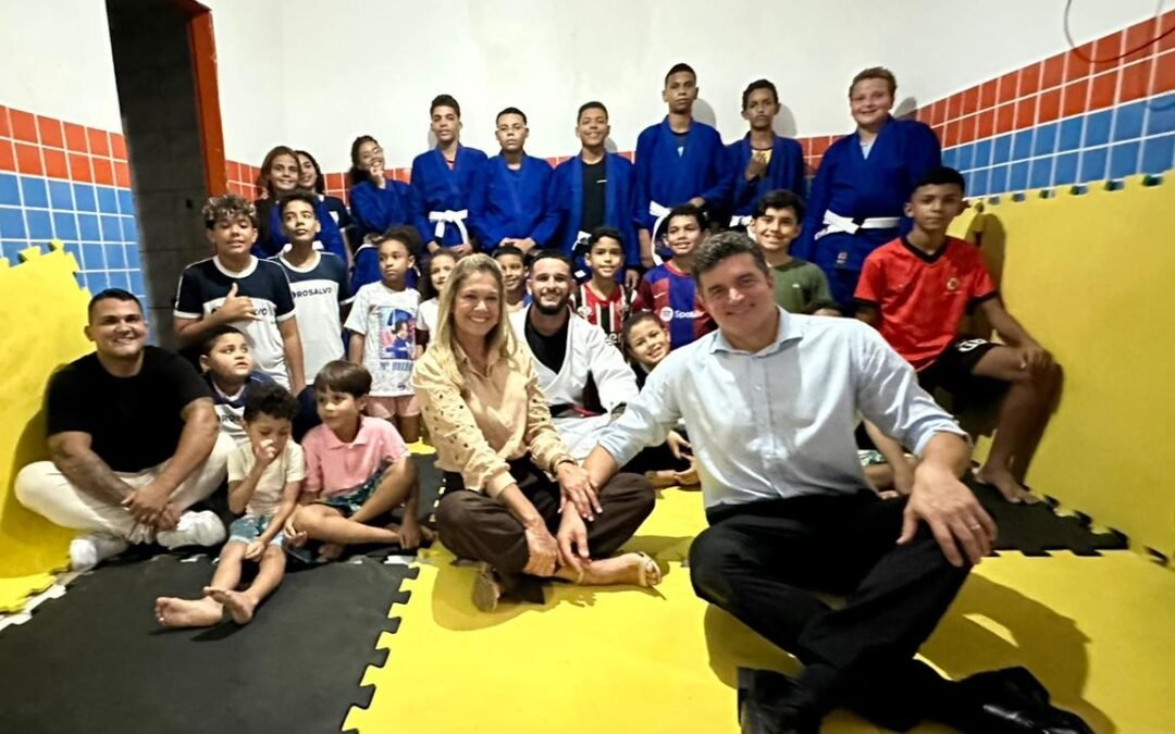 Esporte e Cidadania: Rui Palmeira reforça apoio a projeto de Jiu-Jitsu no Jacintinho