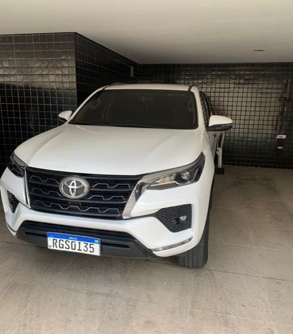 Ex-prefeito de Estrela de Alagoas tem SUV roubada durante a madrugada em Maceió