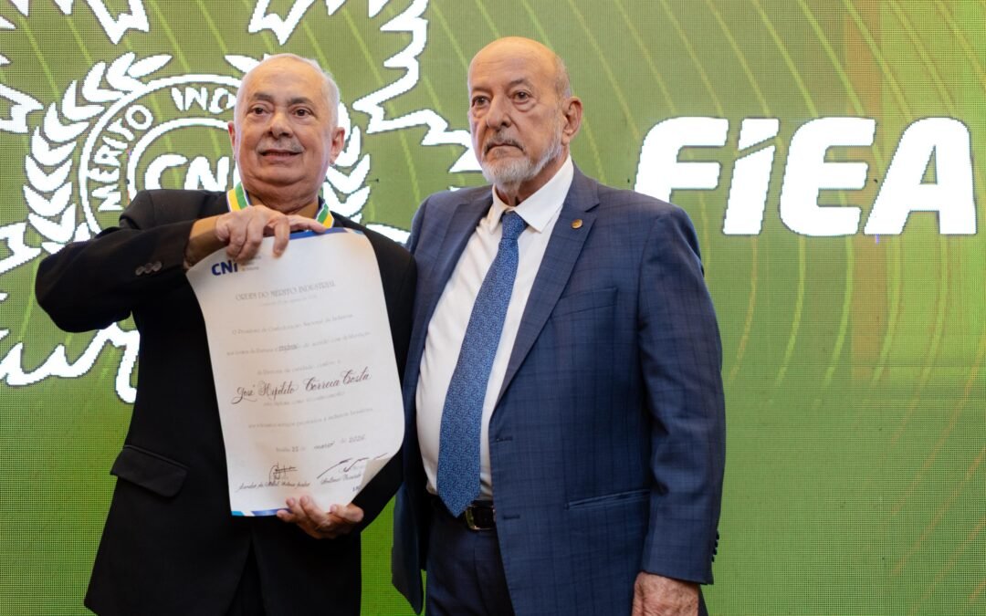 Reconhecimento e emoção marcam entrega da Ordem do Mérito Industrial CNI a José Hipólito