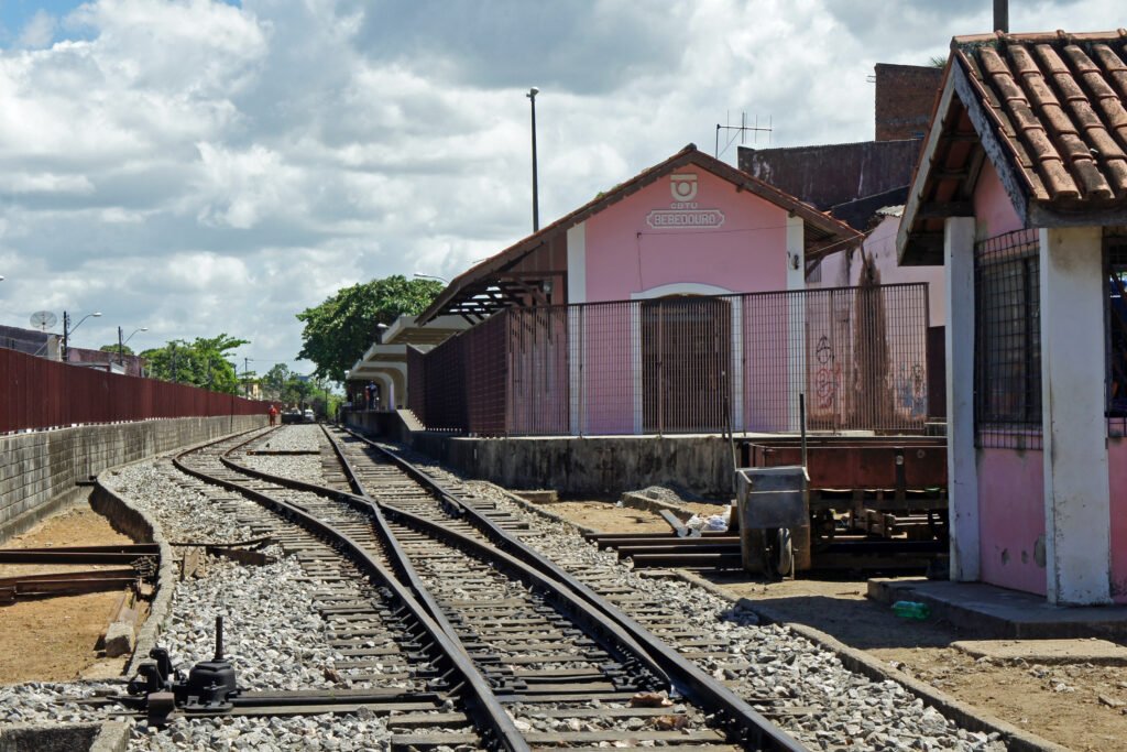 Justiça determina que Braskem construa nova linha férrea para compensar trecho afetado em Maceió