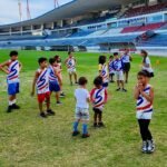 Escolinha de atletismo oferece aulas gratuitas para crianças no Estádio Rei Pelé
