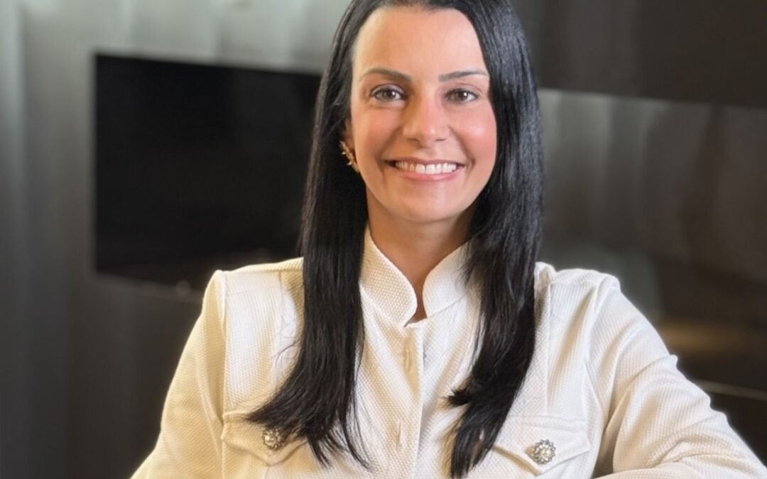 Coceiras, manchas e queda de cabelo podem indicar doenças internas, alerta dermatologista
