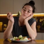 Especialista alerta para impacto emocional e hormonal nos transtornos alimentares