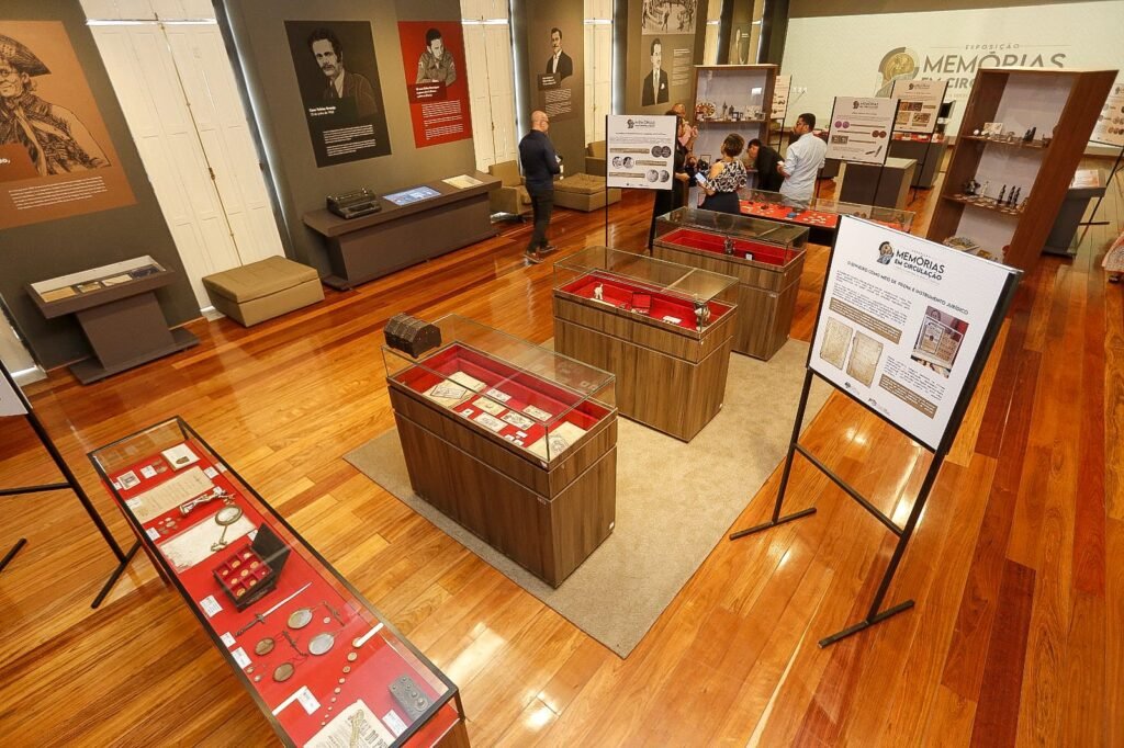 Exposição no TJAL reúne moedas e cédulas históricas em celebração à memória do Judiciário