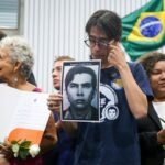 Famílias recebem certidões retificadas de vítimas da ditadura em cerimônia no Ceará