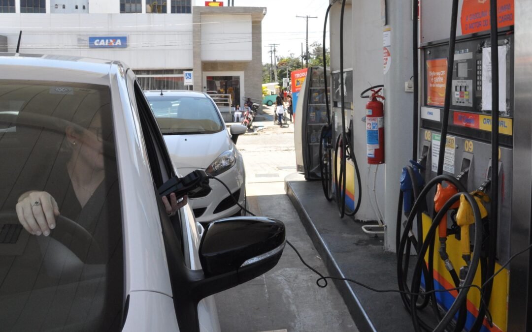 Paulo Dantas sanciona lei para subsidiar diesel e garantir abastecimento em Alagoas