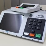 TRE de Alagoas promove exposição interativa sobre os 30 anos da urna eletrônica no Maceió Shopping