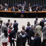 Câmara aprova projeto que criminaliza aumento abusivo no preço dos combustíveis