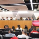 Comissão da Câmara deve votar proposta que acaba com escala 6×1 até quinta-feira (27)