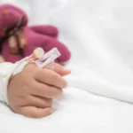 Especialistas alertam para aumento de vírus respiratórios nas escolas e retorno precoce de crianças doentes