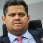 Alcolumbre promulga Lei da Dosimetria após derrubada de veto de Lula no Congresso