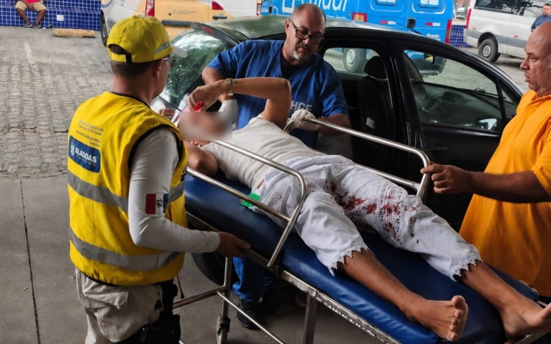 Ronda no Bairro socorre vítima de bala perdida, atende acidente e ajuda idoso desorientado em Maceió