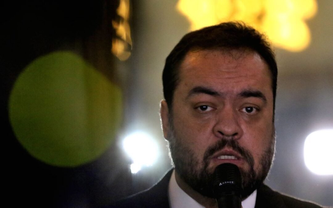 Polícia Federal faz busca contra Cláudio Castro em operação sobre suposto esquema no setor de combustíveis
