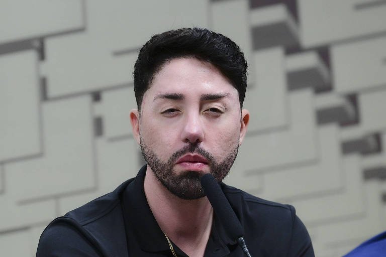 Apresentadores que disputarão as eleições devem deixar rádio e TV até esta terça-feira (30)