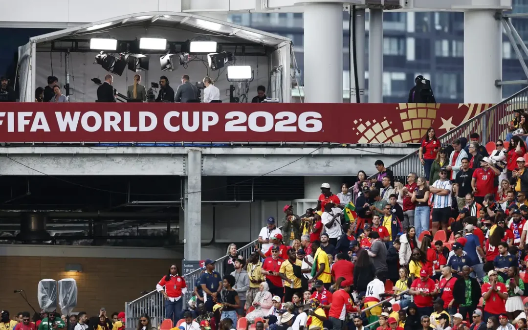 Paixão pelo futebol expõe população à publicidade de bets, alerta Idec