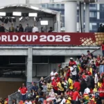 Paixão pelo futebol expõe população à publicidade de bets, alerta Idec