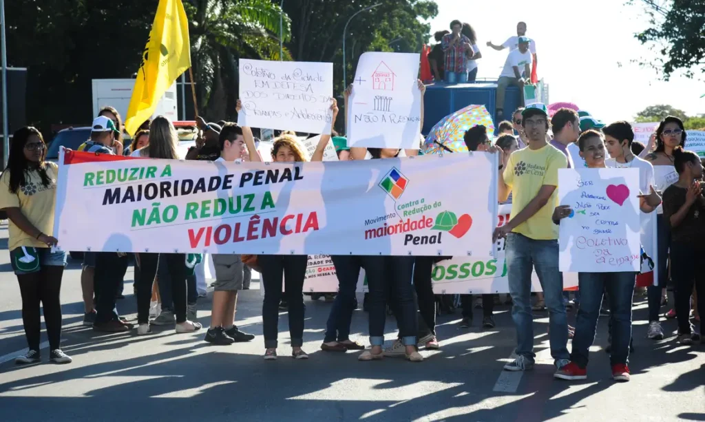 Entidades criticam avanço da PEC que reduz maioridade penal na Câmara