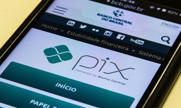 Especialista alerta para riscos de fazer Pix para desconhecidos em troca de dinheiro