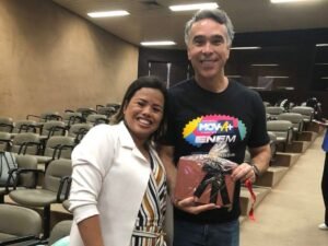 Professora indicada por Rafael Brito é premiada nacionalmente por transformar vidas por meio da educação