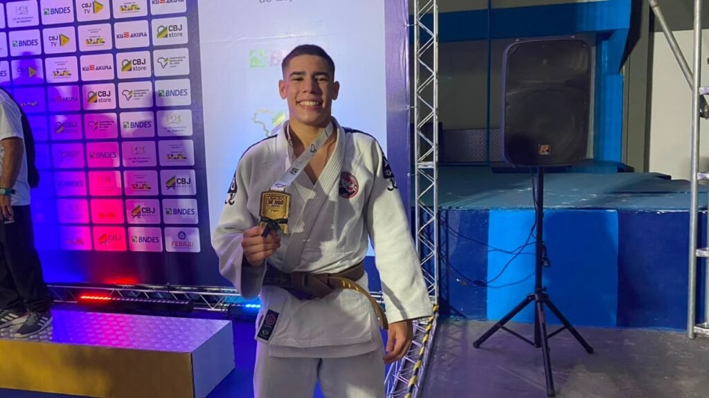 Atleta alagoano conquista medalha de ouro no Campeonato Brasileiro de Judô, em Salvador